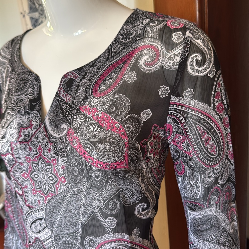 NWT northern reflections size small Paisley Print Women's Top - Black and Pink